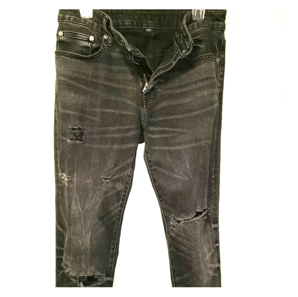 Men 31×34 distressed American Eagle flex fit jeans